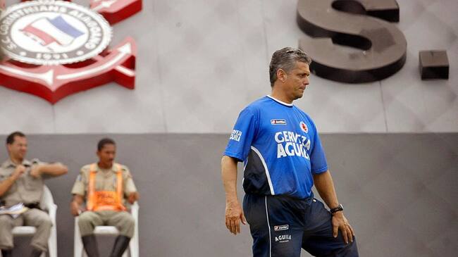Reinaldo Rueda en Brasil con la Selección Colombia en 2004