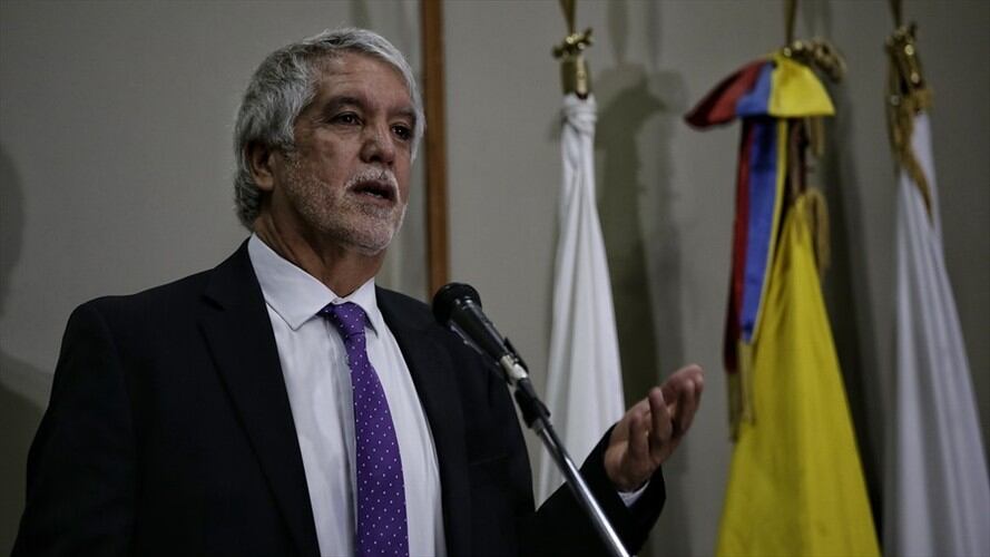 Peñalosa se reunió con familiares de víctimas del atentado terrorista. Foto: Colprensa