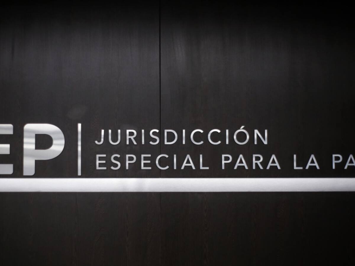 ¿Choque de trenes entre la JEP y la Fiscalía?