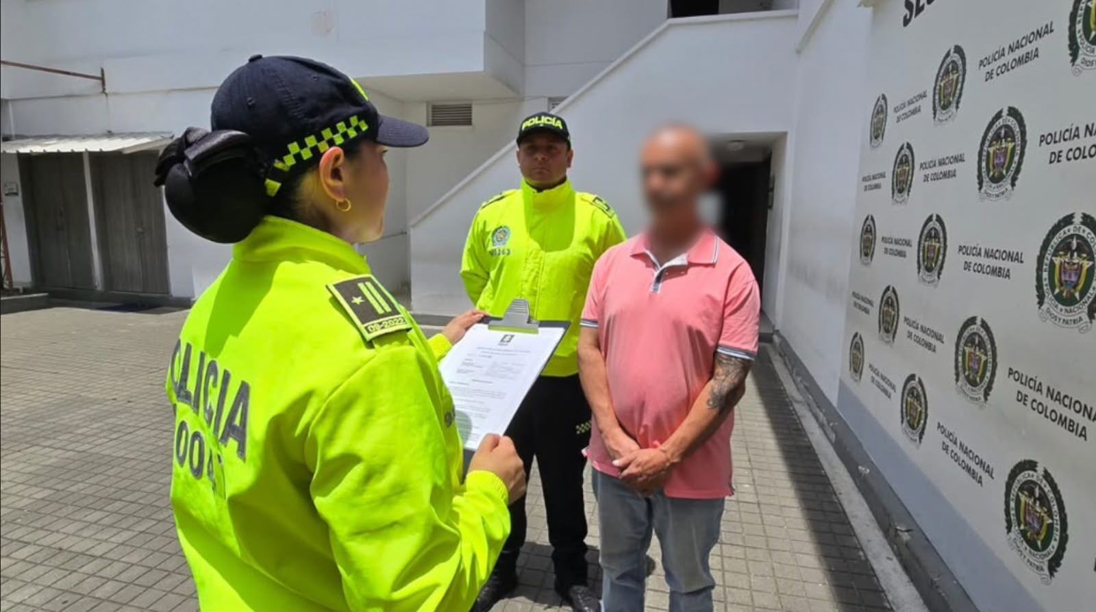 Policía y FBI ubicaron en Cali a hombre requerido en EE. UU. por 24 cargos de pornografía infantil