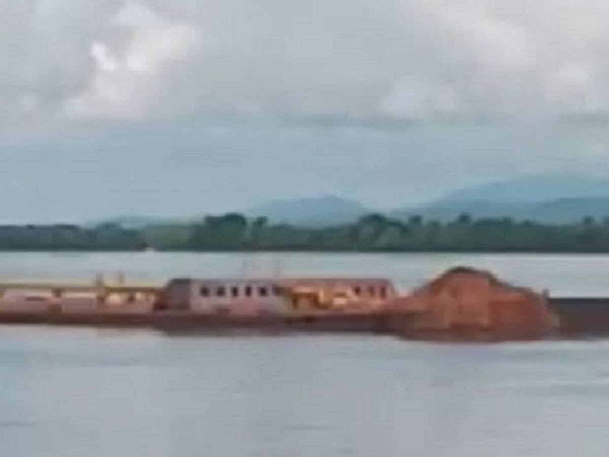 Un remolcador chocó contra dique en Puerto Wilches