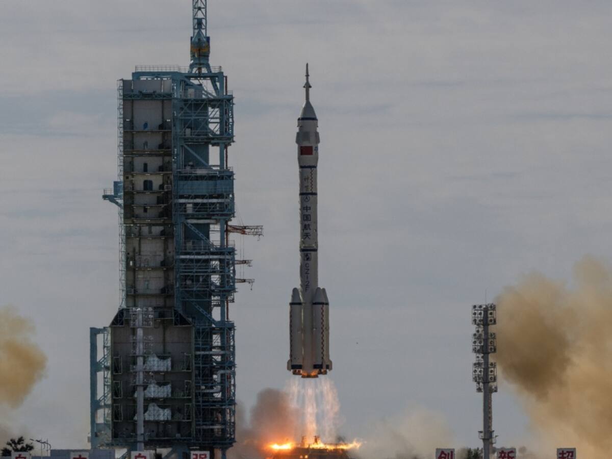 Misión aterriza con éxito en la estación espacial china