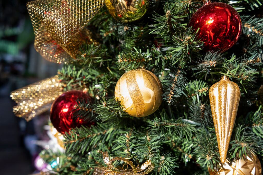 Árbol de Navidad decorado / Getty Images