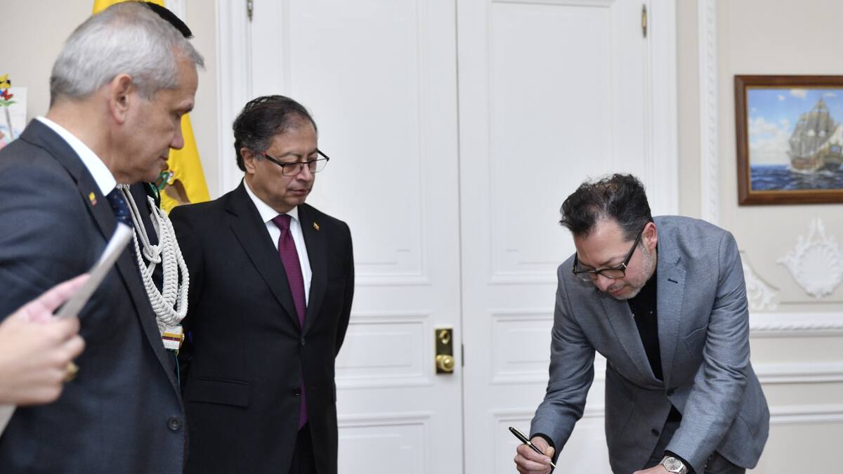 Presidente posesionó a Juan David Correa como ministro de Cultura