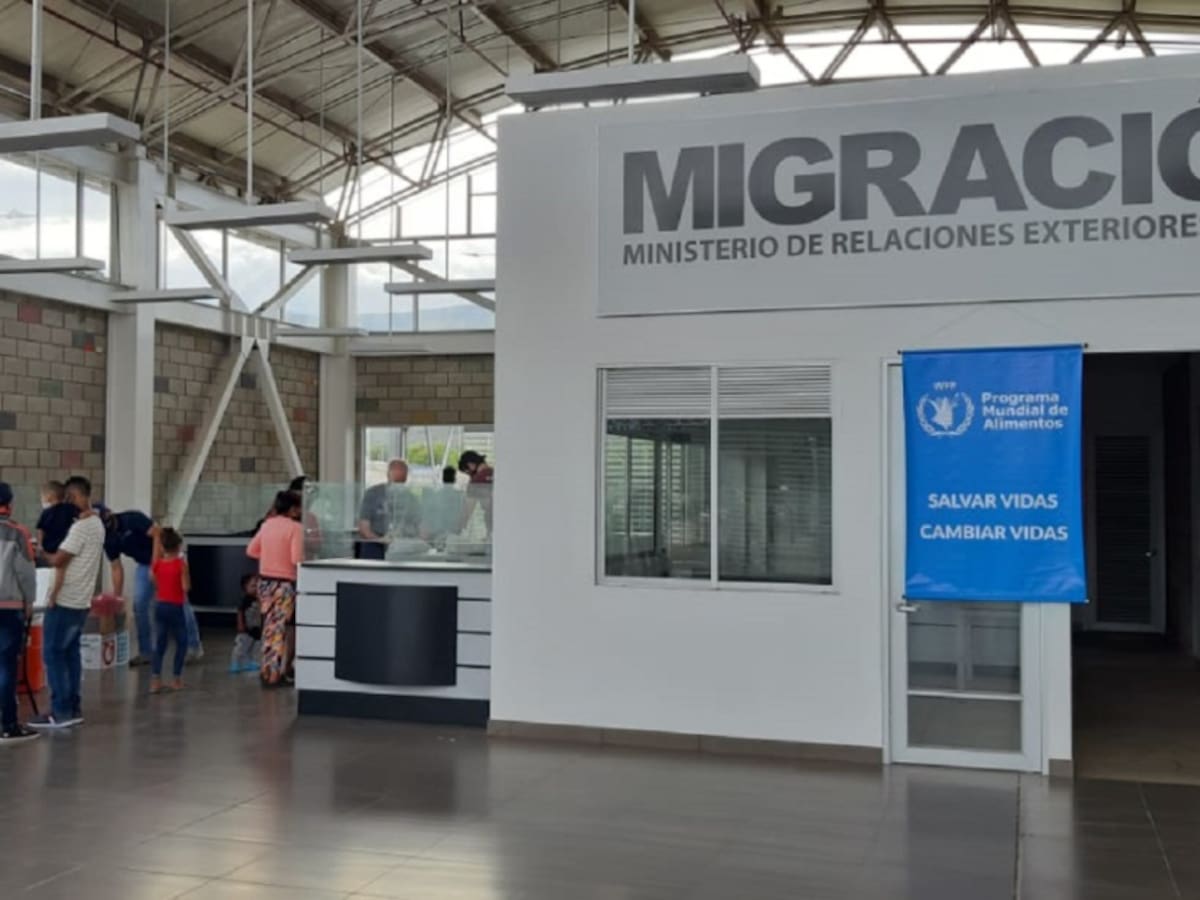 Brote de Coronavirus entre la población migrante represada en la frontera