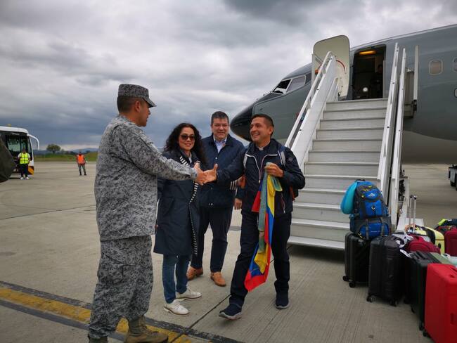 Llegó el segundo vuelo humanitario con 110  colombianos que estaban en Israel  