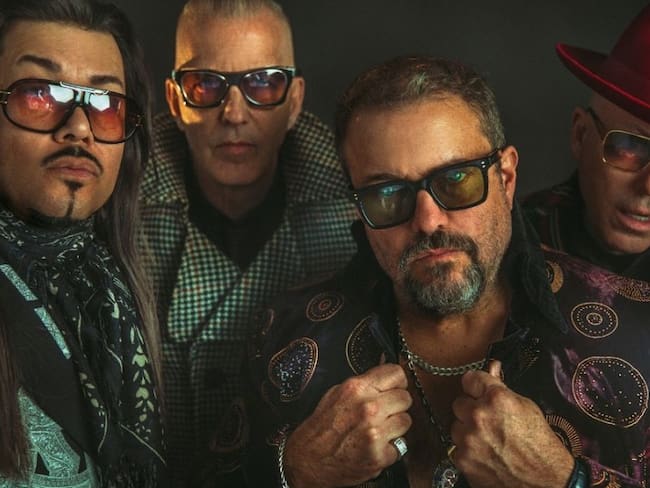La banda de country The Mavericks celebra sus 30 años cantando en español