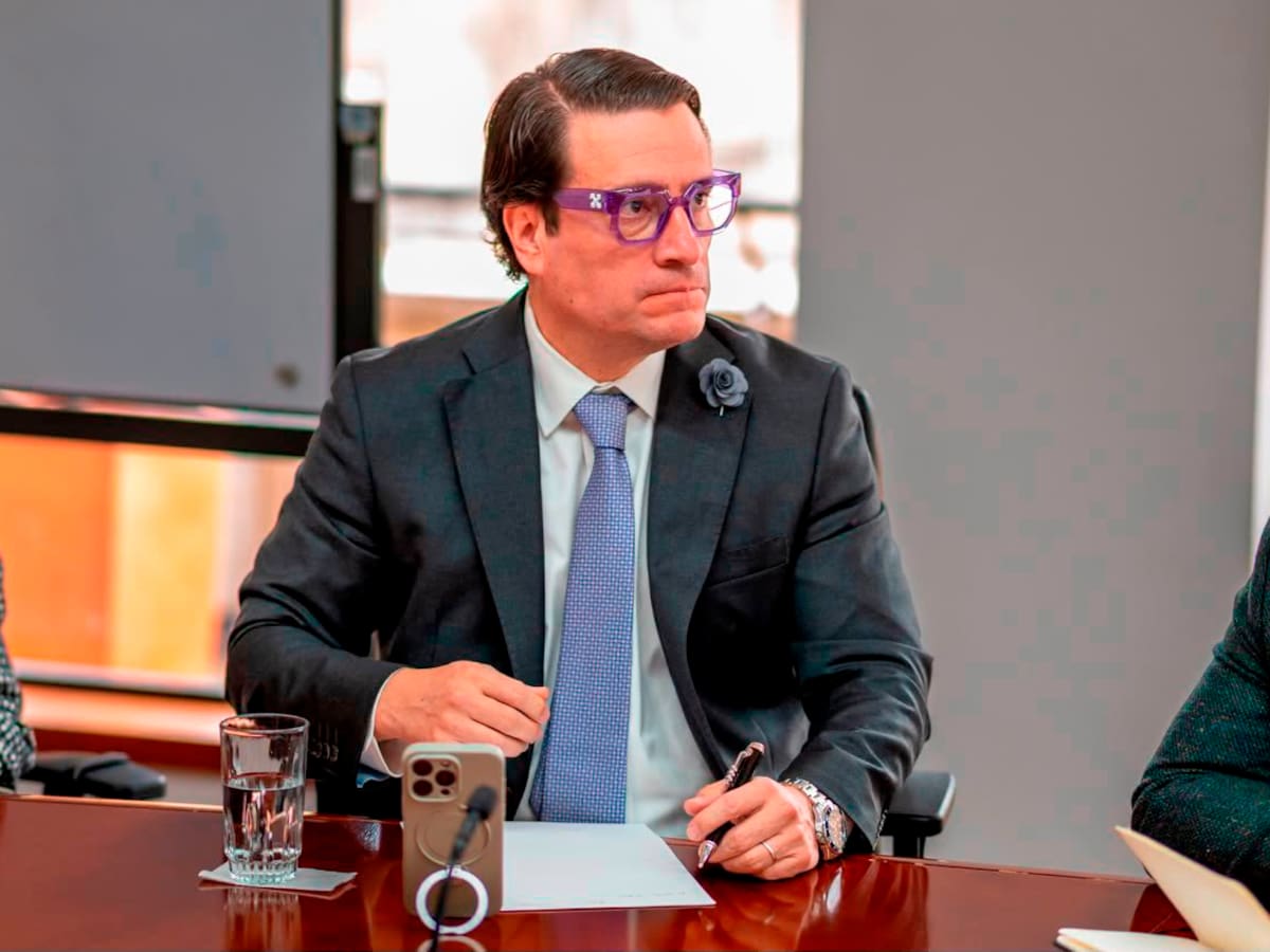 Ministro Iván Cancino presidió reunión clave para frenar la extorsión desde las cárceles