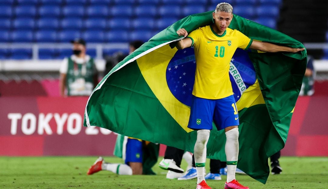 Richarlison, goleador del torneo de fútbol olímpico y campeón con Brasil.