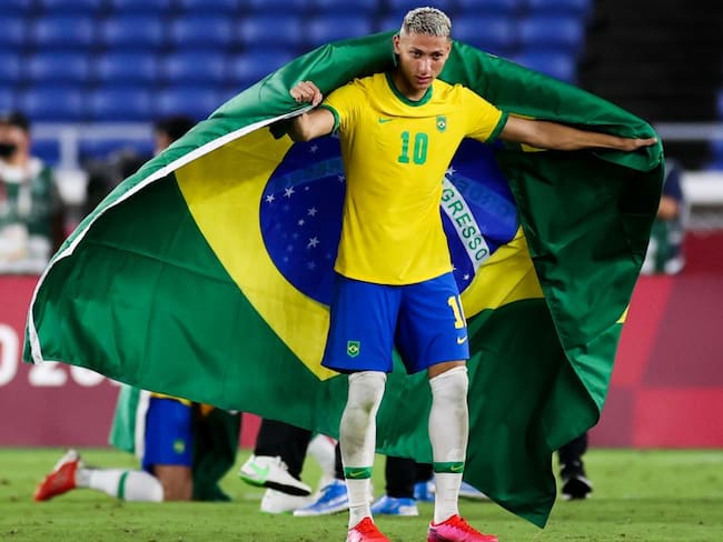 Richarlison, goleador del torneo de fútbol olímpico y campeón con Brasil.