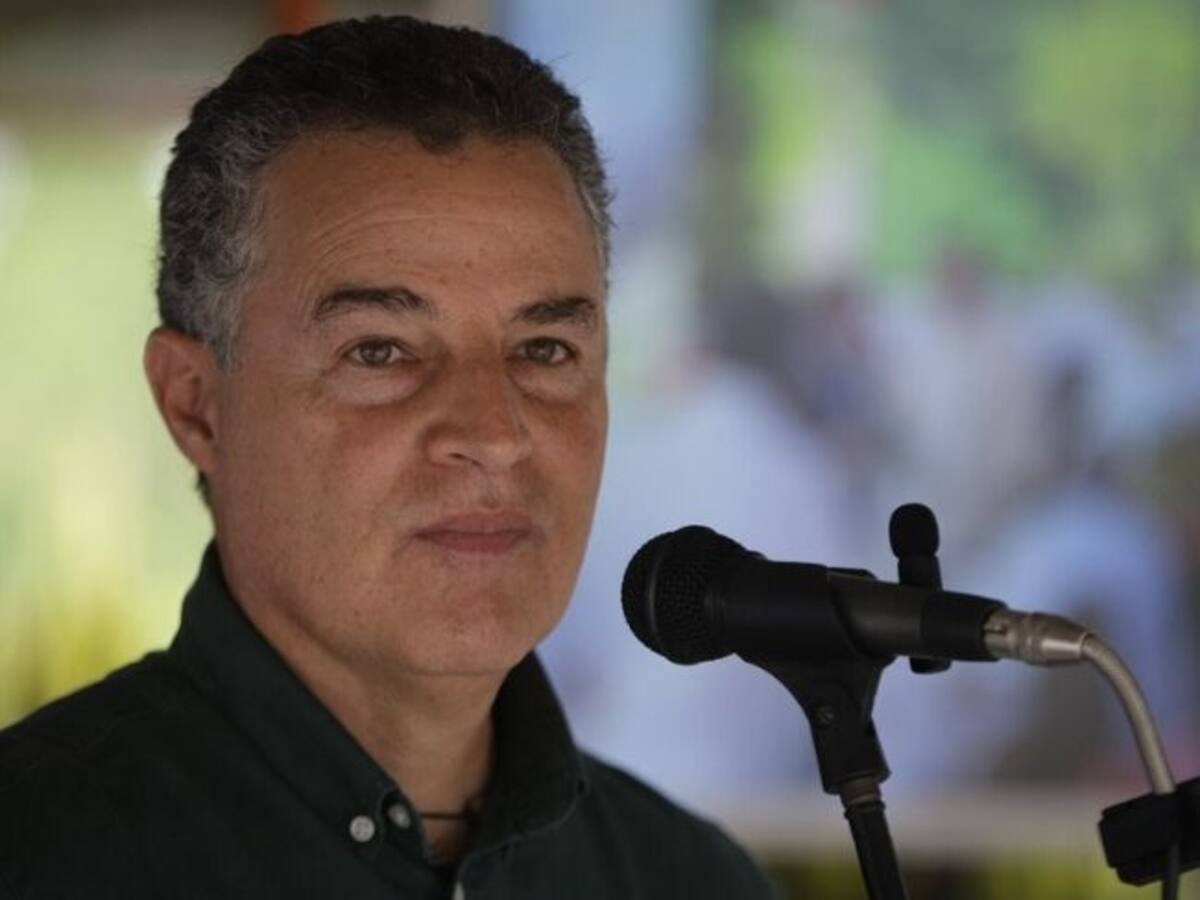 “No podemos continuar con el actual gobierno, ni inclinarnos por la extrema derecha”: Aníbal Gaviria