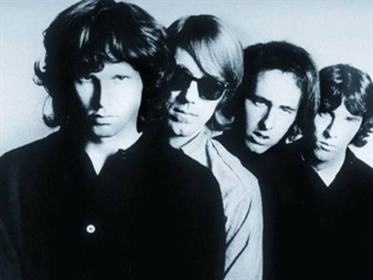 The Doors revive en París 40 años después con Ray Manzarek y Robbie Krieger