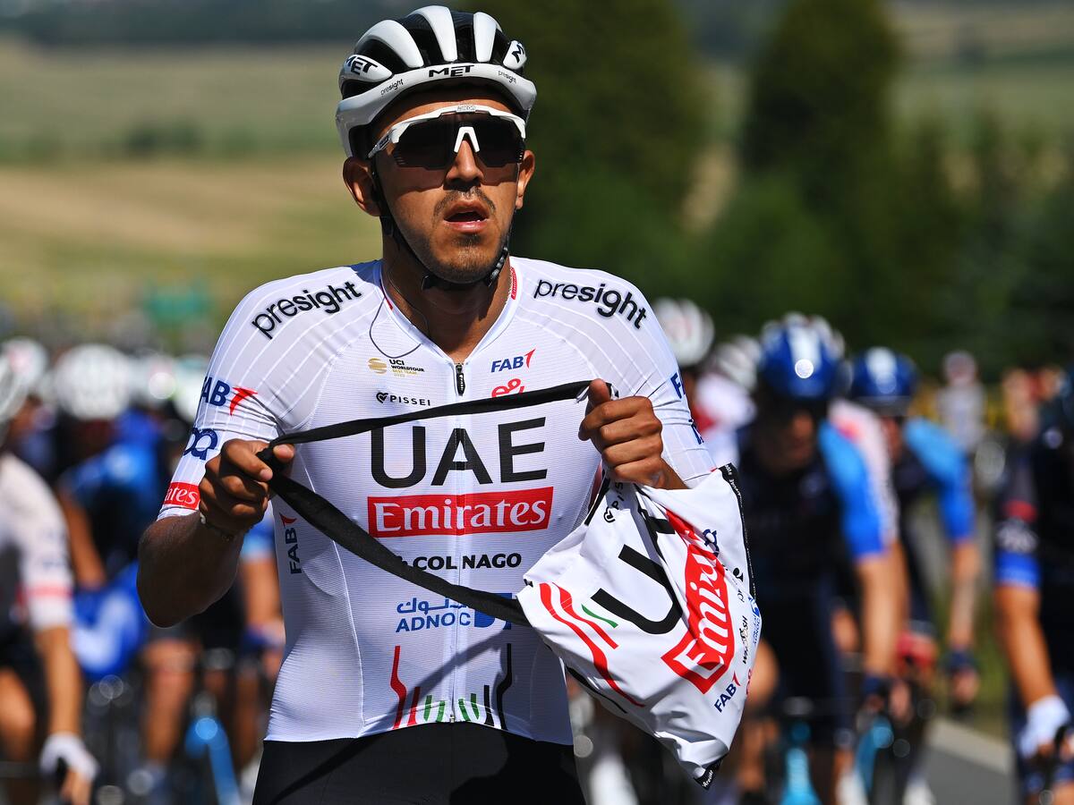 Video: Juan Sebastián Molano sufrió una fuerte caída en primera etapa del UAE Tour