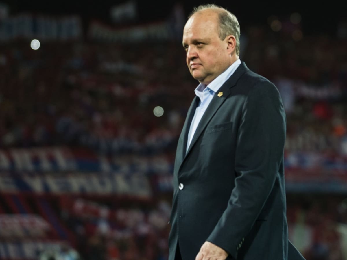 "Hablé con Conmebol y no me dijeron nada": Vélez sobre las Eliminatorias