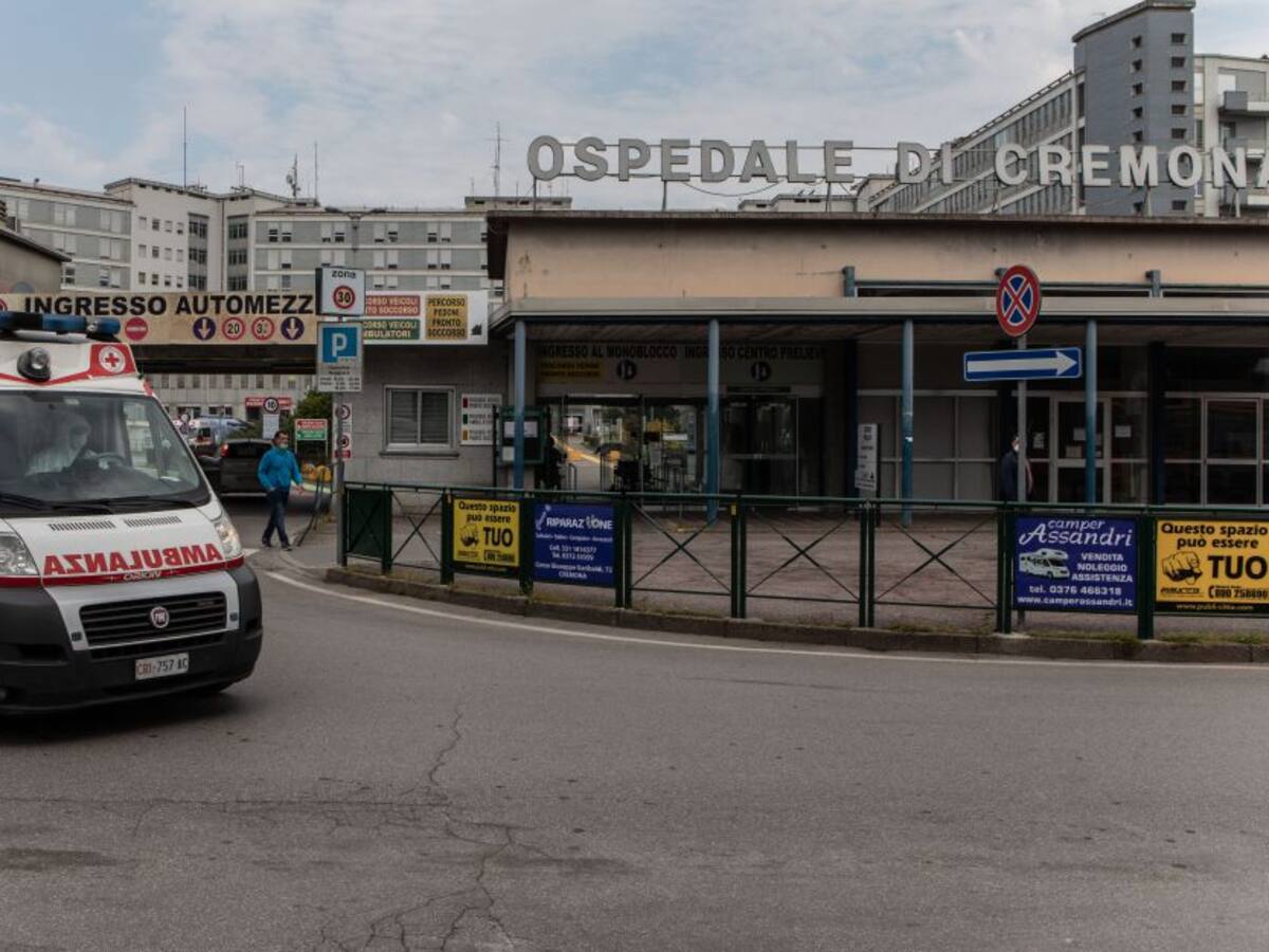 Médicos de Cuba viajan a Italia para lucha contra el coronavirus