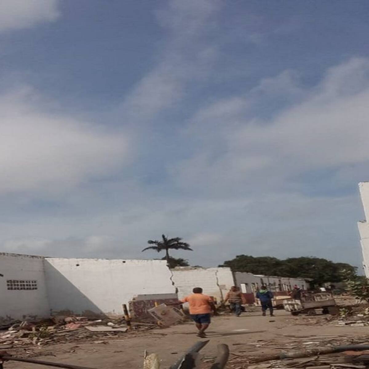 A dos suben muertos por saqueo a la empresa Pizano en Barranquilla
