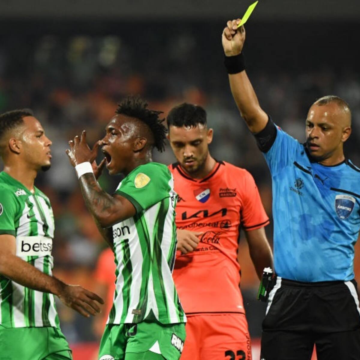 Fracaso de Nacional: goleado y eliminado de Libertadores ante Nacional de Paraguay