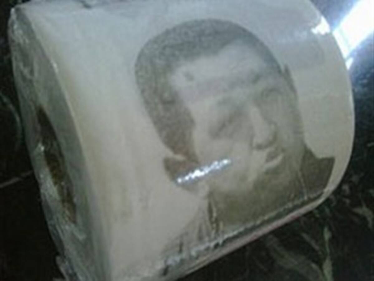 Papel higiénico con cara de Hugo Chávez es un éxito en Miami
