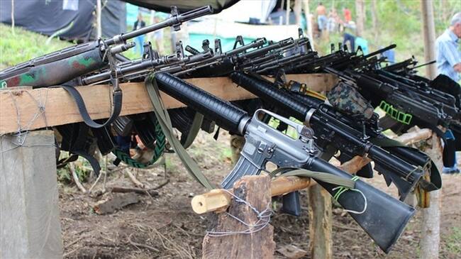 Indígenas capturan a tres sujetos que portaban armas en Cauca. Foto: Colprensa.
