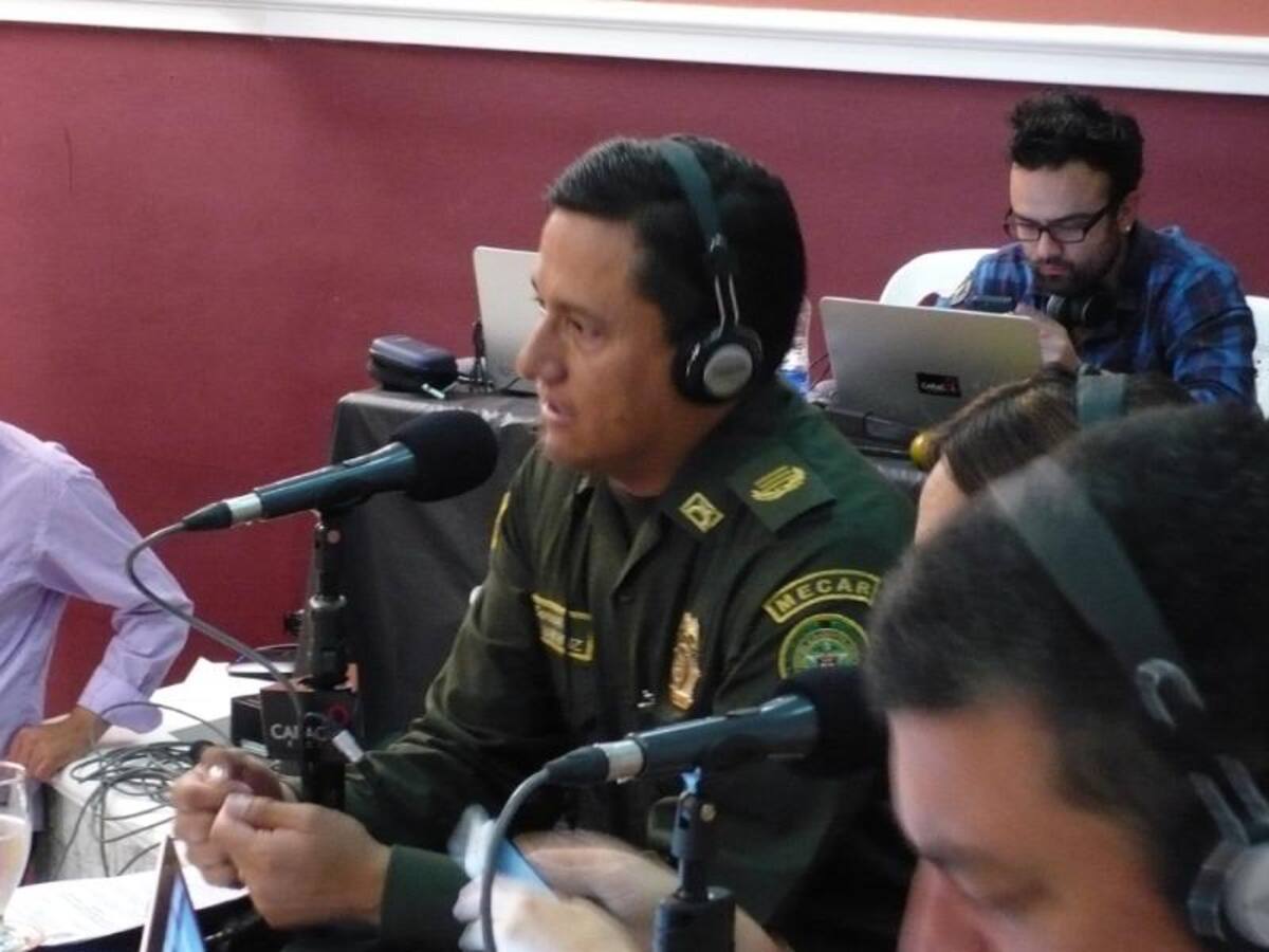 Darío Arizmendi y su equipo desde la heroica, mostrando lo mejor de la ciudad y sus gentes. Foto: Caracol Radio.