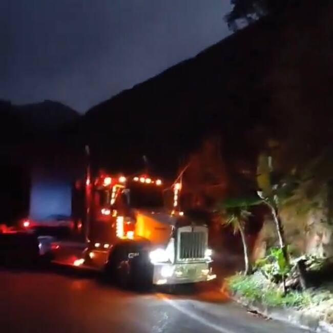 Continúa protesta de cebolleros. Foto: Cortesía.