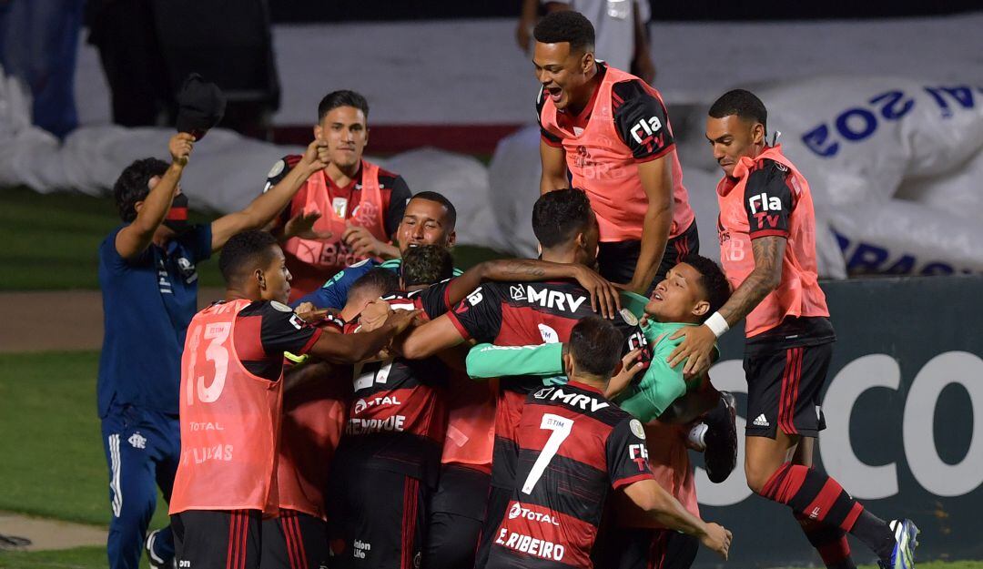 Flamengo bicampeón en el fútbol de Brasil.