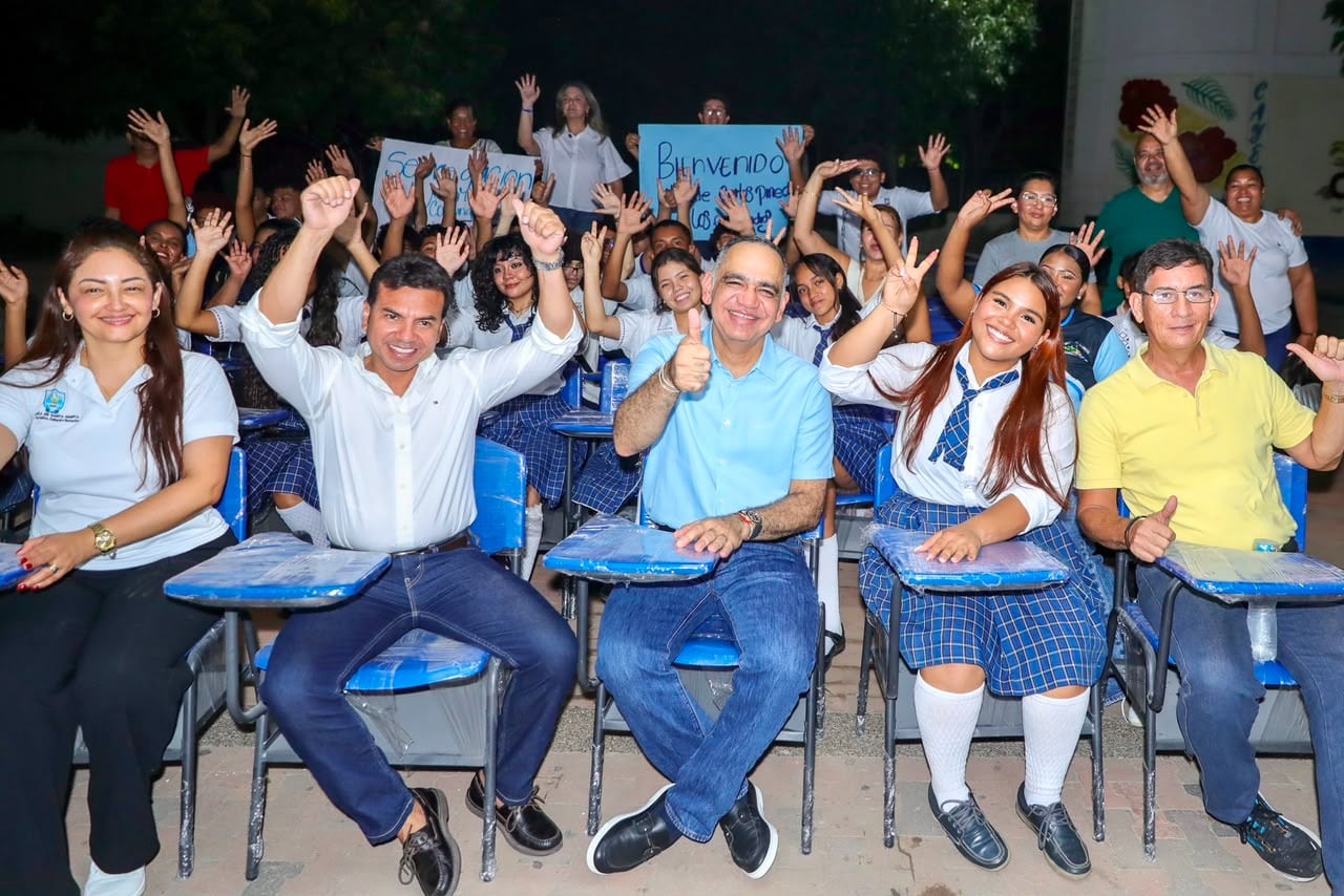 Entregan 700 pupitres a 3 instituciones educativas de Santa Marta/ Alcaldía de Santa Marta.
