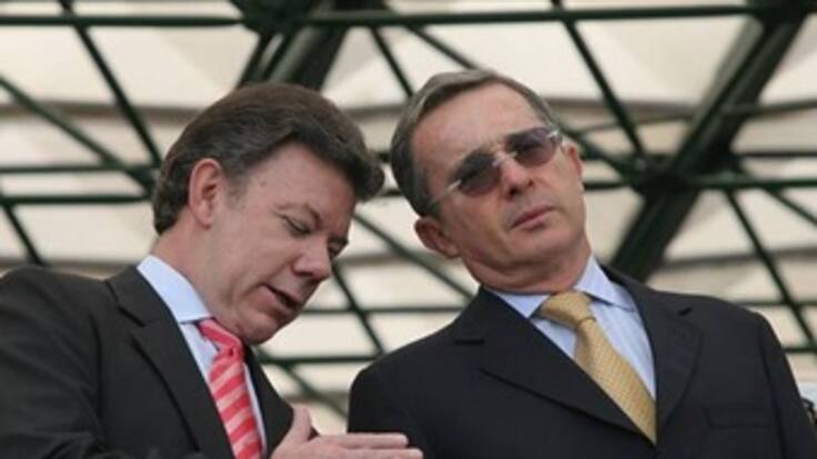 Uribistas dicen que campañas de Santos intervienen ilegalmente en política