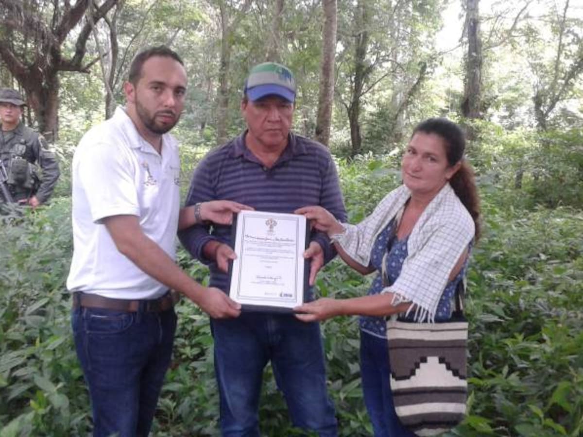 Restituyen predios despojados por alias El Tigre en Cesar