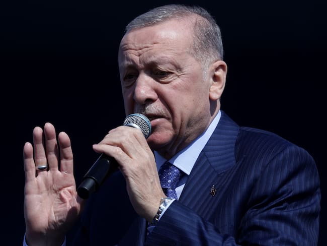 El presidente turco, Recep Tayyip Erdogan, durante un discurso en medio de la jornada de elecciones municipales.

(Foto:     EFE/EPA/ERDEM SAHIN)