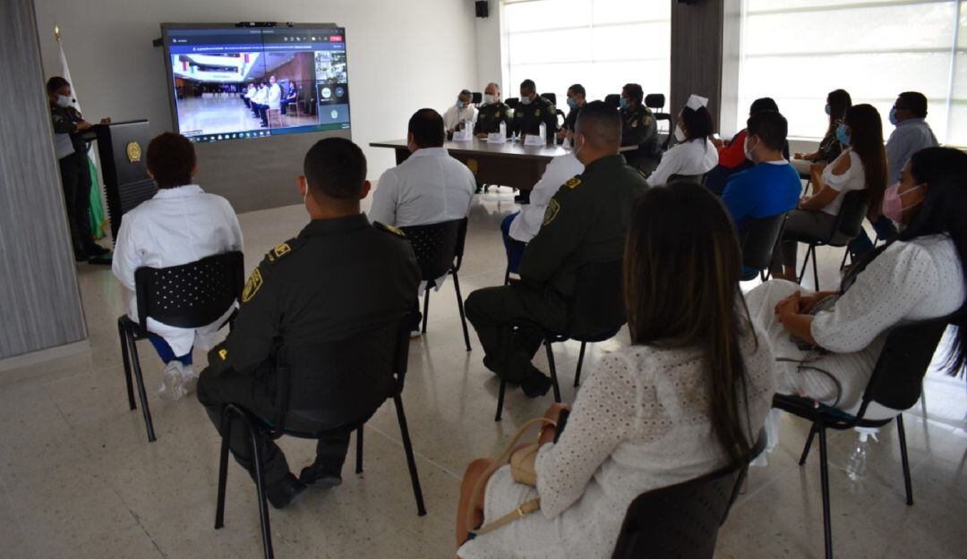 ‘Hablemos de Policía’ busca el mejoramiento del bienestar de la institución mediante la interacción entre uniformados y sus familias