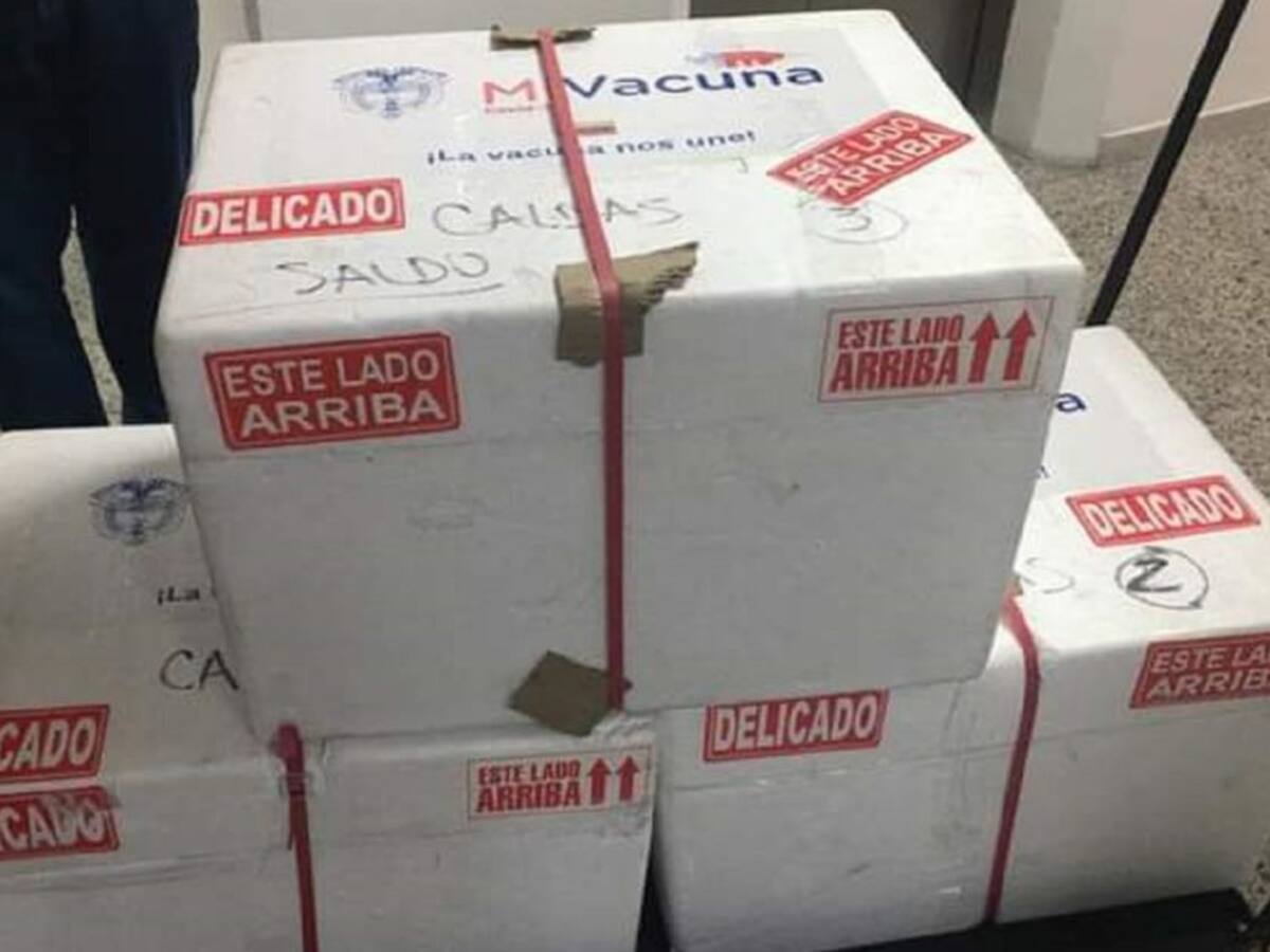 Llegan a Manizales 8.580 vacunas anticovid de Pfizer y AstraZeneca