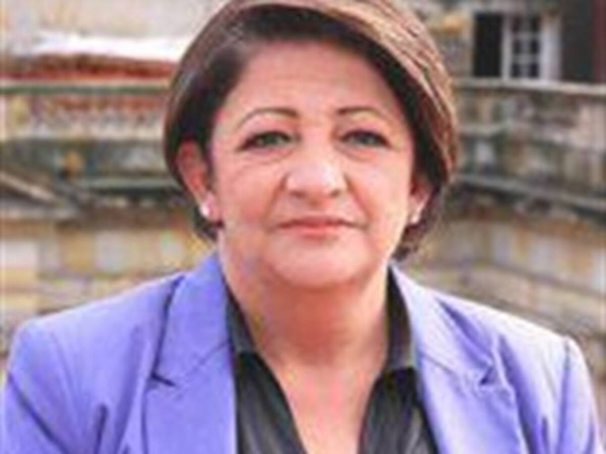 Con aplausos despidieron a la senadora Gilma Jiménez