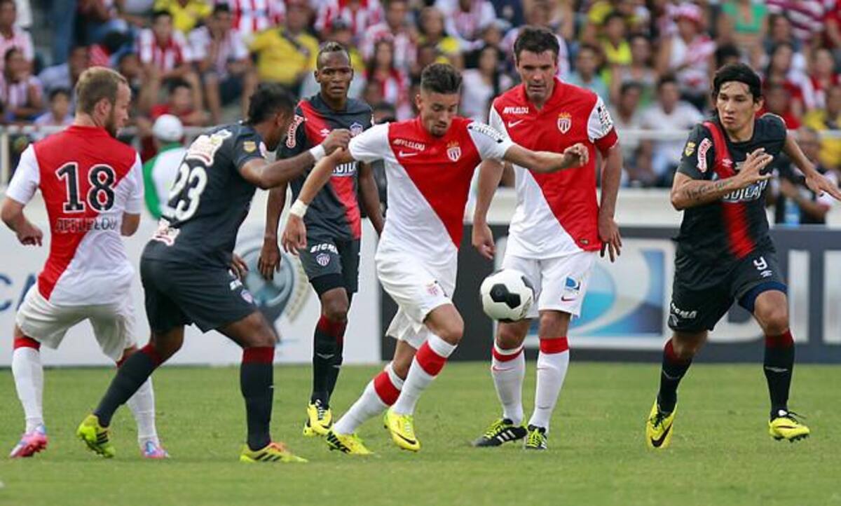 El encuentro de la Copa EuroAmericana resultó favorable al equipo del Principado, que con gol del búlgaro Dimitar Berbatov derrotó a Junior Metropolitano de Barranquilla.