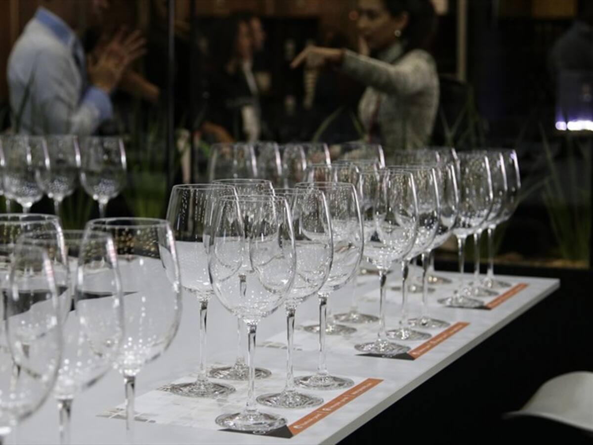 Si no se modifican los precios a licores quebraré en seis meses: importador de vinos