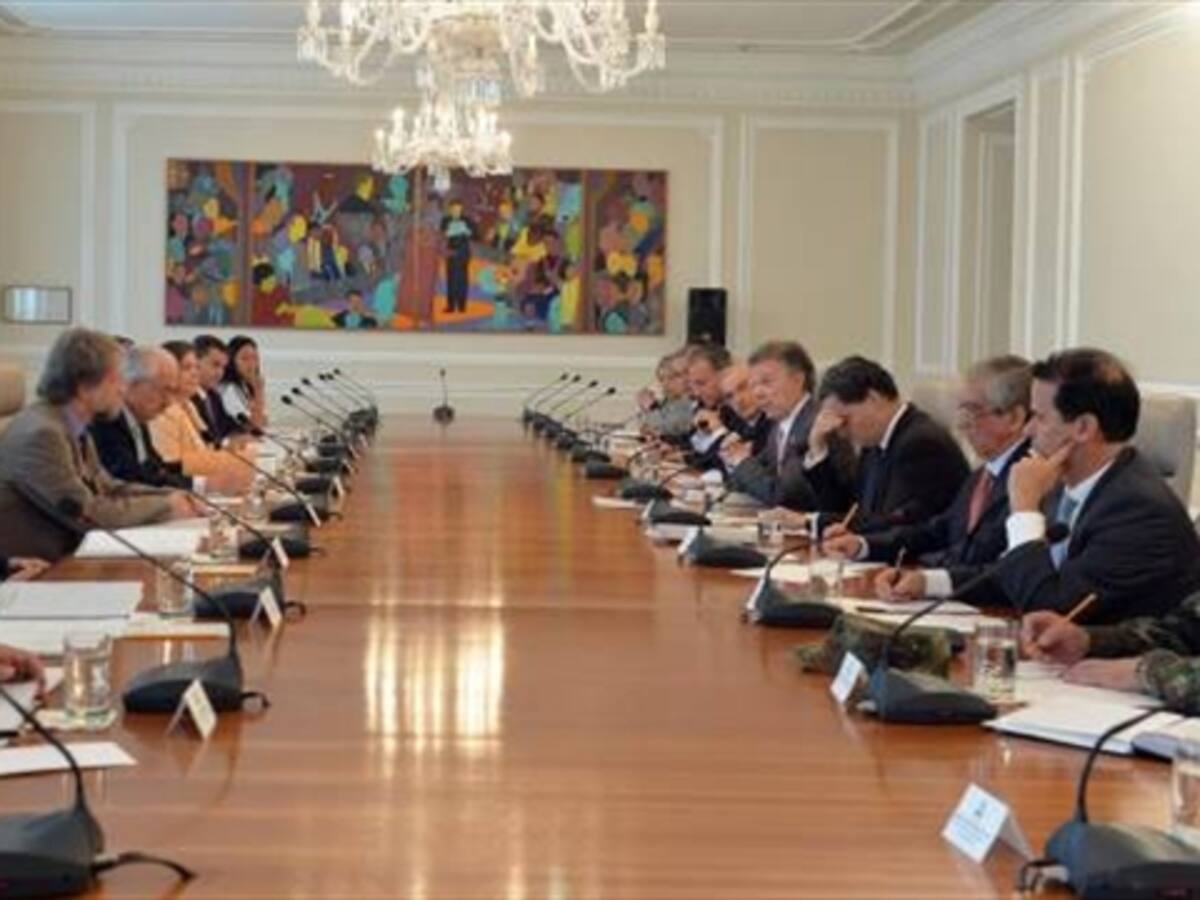 Comisión Asesora de Paz pide reunión urgente a Santos tras ataque de Farc