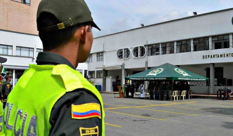 Auxiliares de policía - referencia 