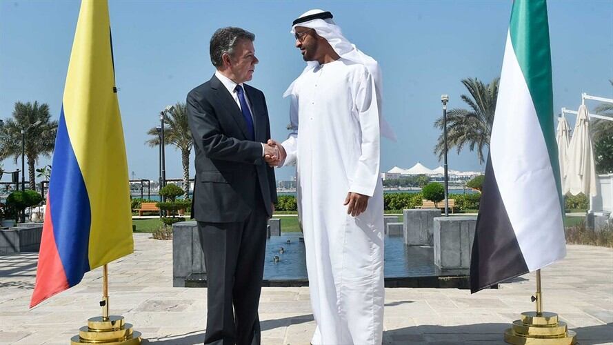 Santos llegó a los Emiratos Árabes para buscar inversiones. Foto: Presidencia