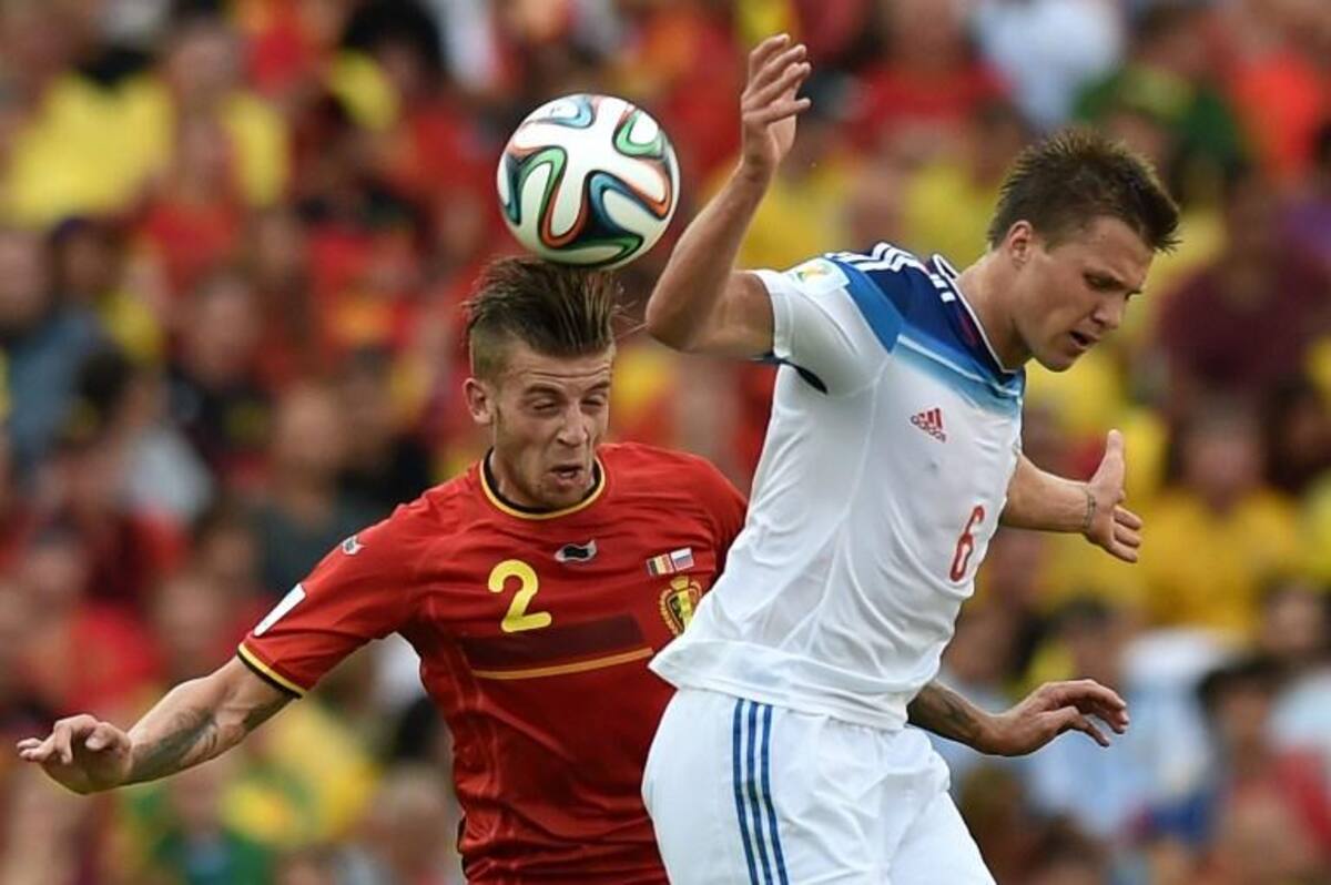 Tras un partido sin emociones, Divock Origi marcó el gol del triunfo en el minuto 87 y le dio el pase a octavos de los belgas.