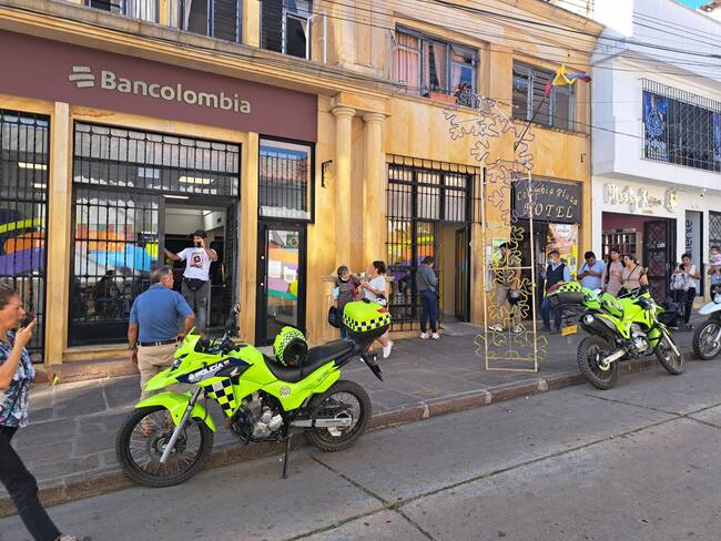 Millonario fleteo a las afueras de un Bancolombia en Santander