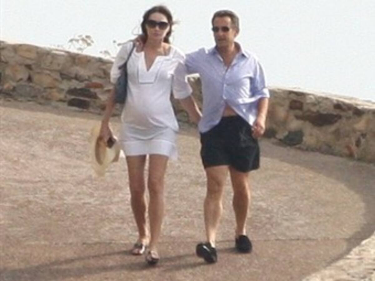 Carla Bruni: 'No creo que alguien decida tener un hijo preguntándose por su porvenir'