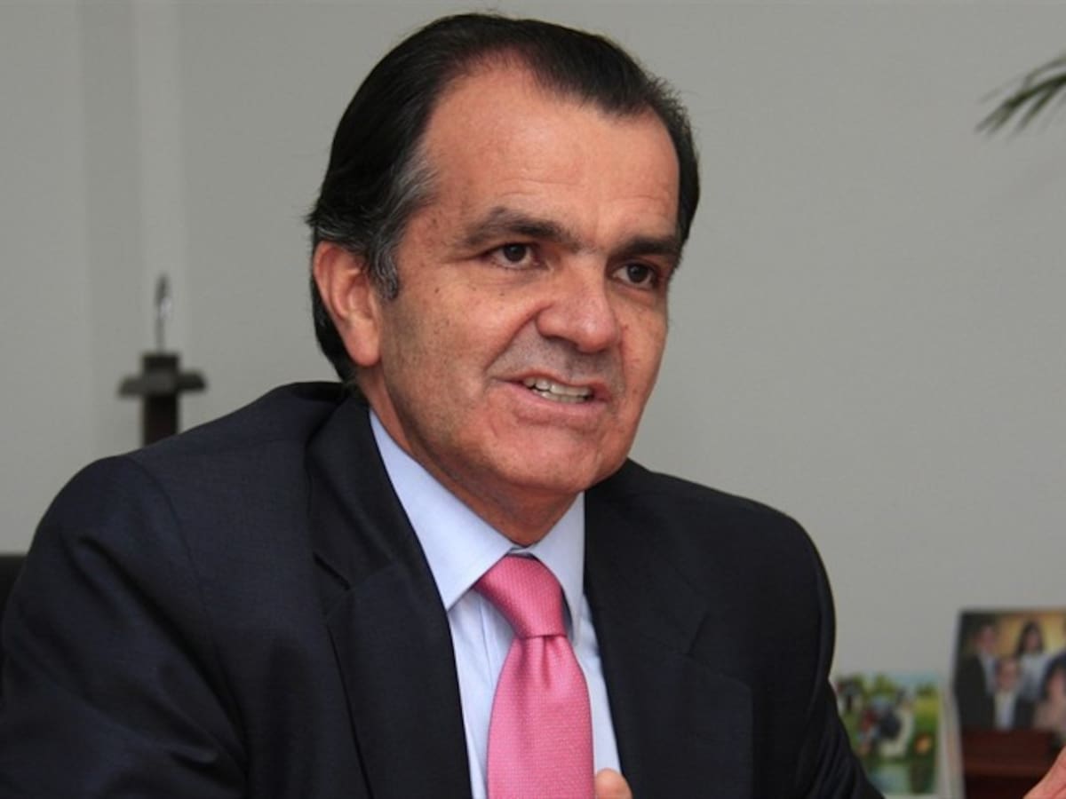 Óscar Iván Zuluaga no será precandidato del Centro Democrático