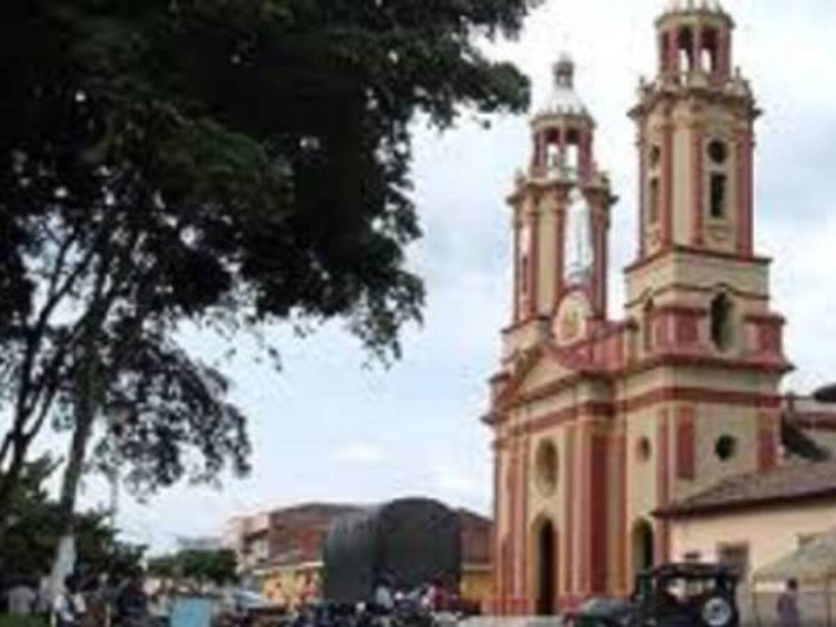20 hombres intentaron robar banco en Ginebra, Valle