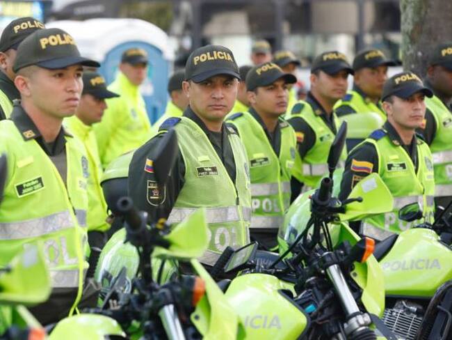 Retiran policías de la comuna 13 para cubrir la Feria: Líderes