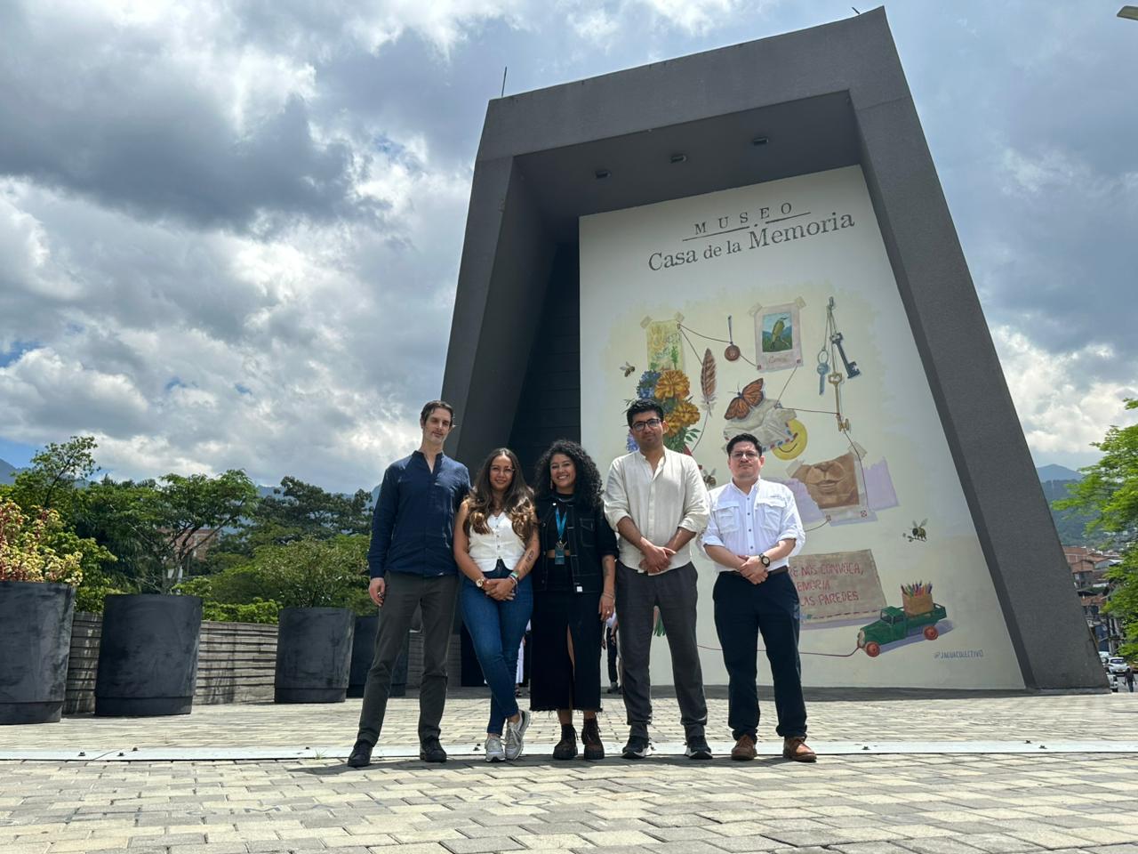 Representantes de Project Found Lab-Co del Reino Unido, CentroGeo de México y Museo Casa de la Memoría en Medellín. Cortesía: Alcaldía de Medellín.