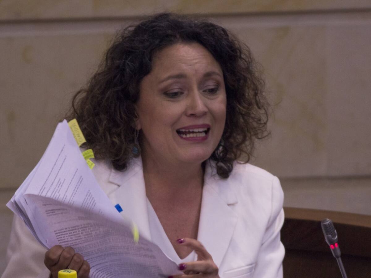 “Puras ganas de dar lora conmigo”: Lozano de La Luciérnaga