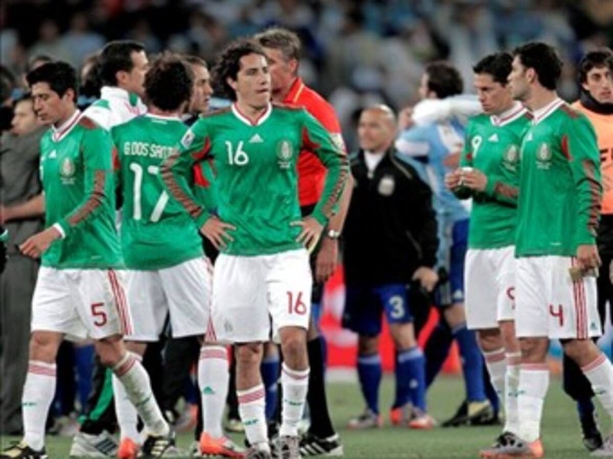 México deja Sudáfrica en medio de la decepción arbitral