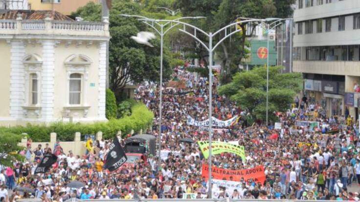 Así transcurre la marcha nacional por la educación