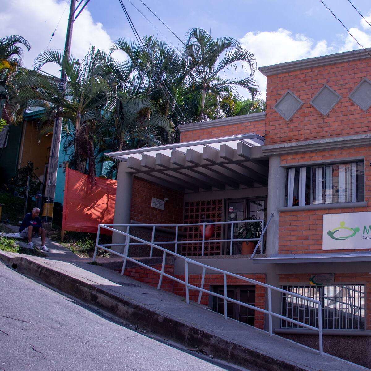 En la comuna 13 se hizo la reapertura del centro de salud La Quiebra