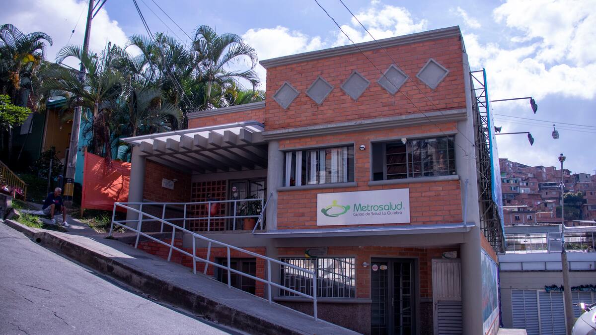 En la comuna 13 se hizo la reapertura del centro de salud La Quiebra
